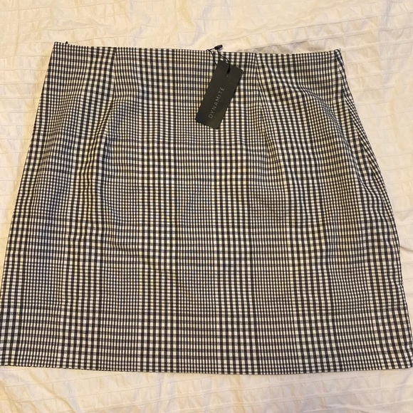 Dynamite Skirt - Picture 1 of 2